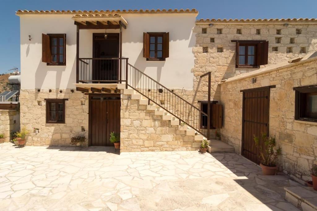 Olympia Traditional Houses 외부 사진